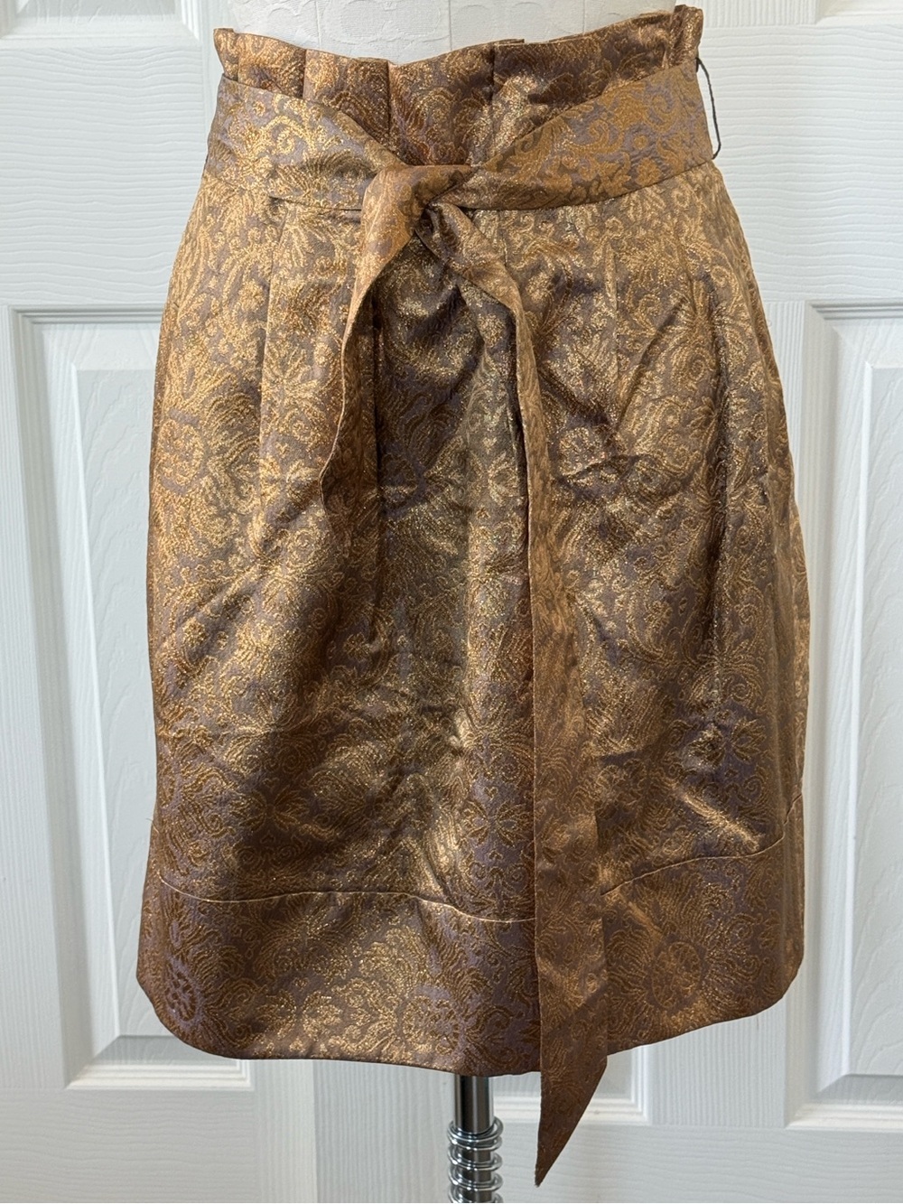 NEW BCBGMaxAzria Metallic Copper Gold Jacquard Fabric Mini Skirt Size 6